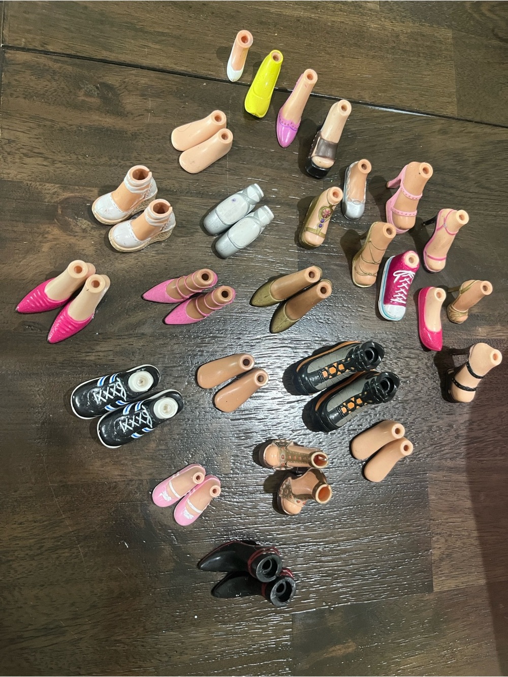 Y2K Bratz Feet & Shoes Boys & Girls 10 pairs of shoes 3 sets of feet 13 random